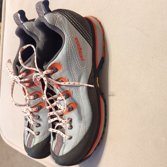 Patagonia Women's Hiking Biking Terrain Sneakers Size 7 Vibram Worn Once Finn - Picture 5 of 11